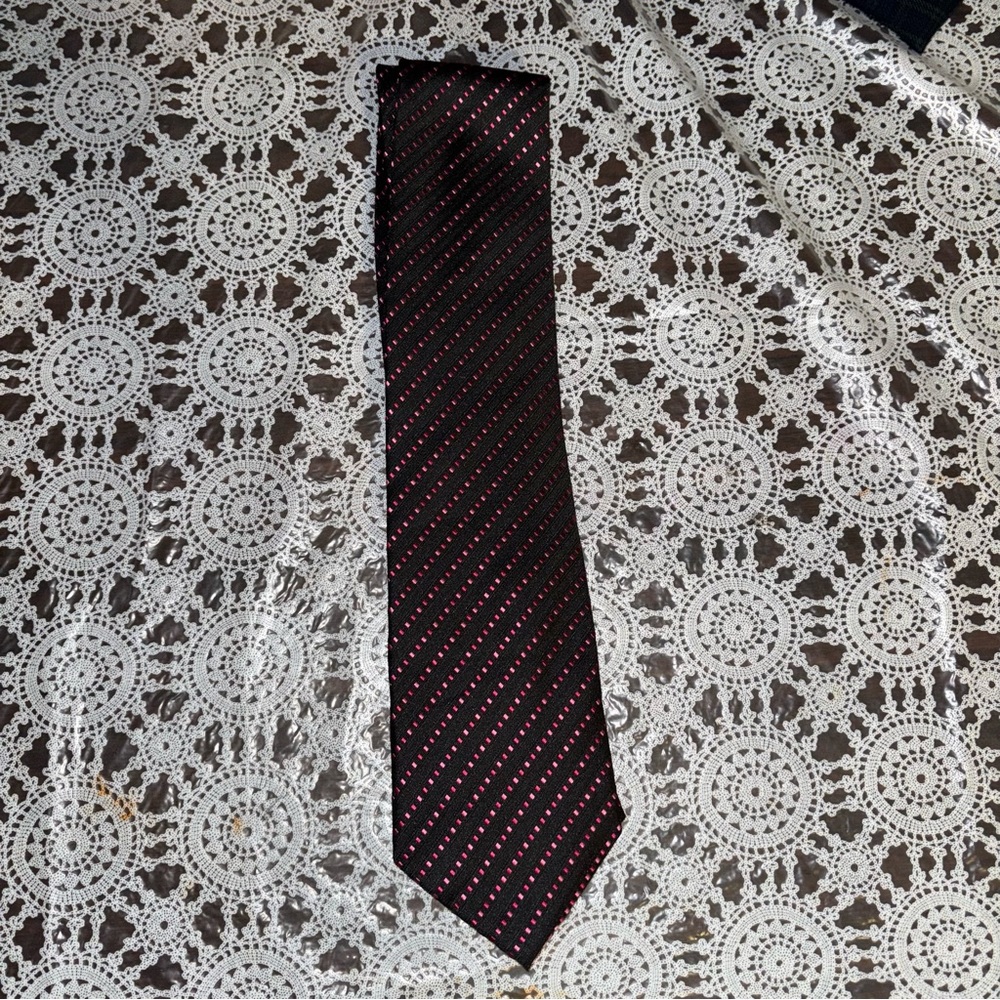 Tiziano‎ Italy Elegant Black and Pink Tie